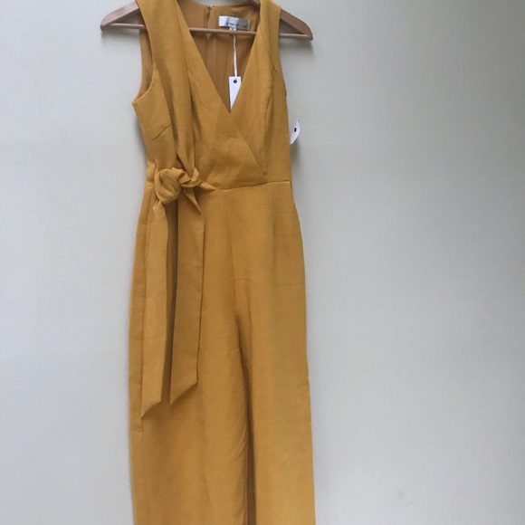 Mustard Capri pant suit with tie and duo slit back - Picture 7 of 8